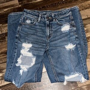 American eagle mom jeans 
Size 00 regular